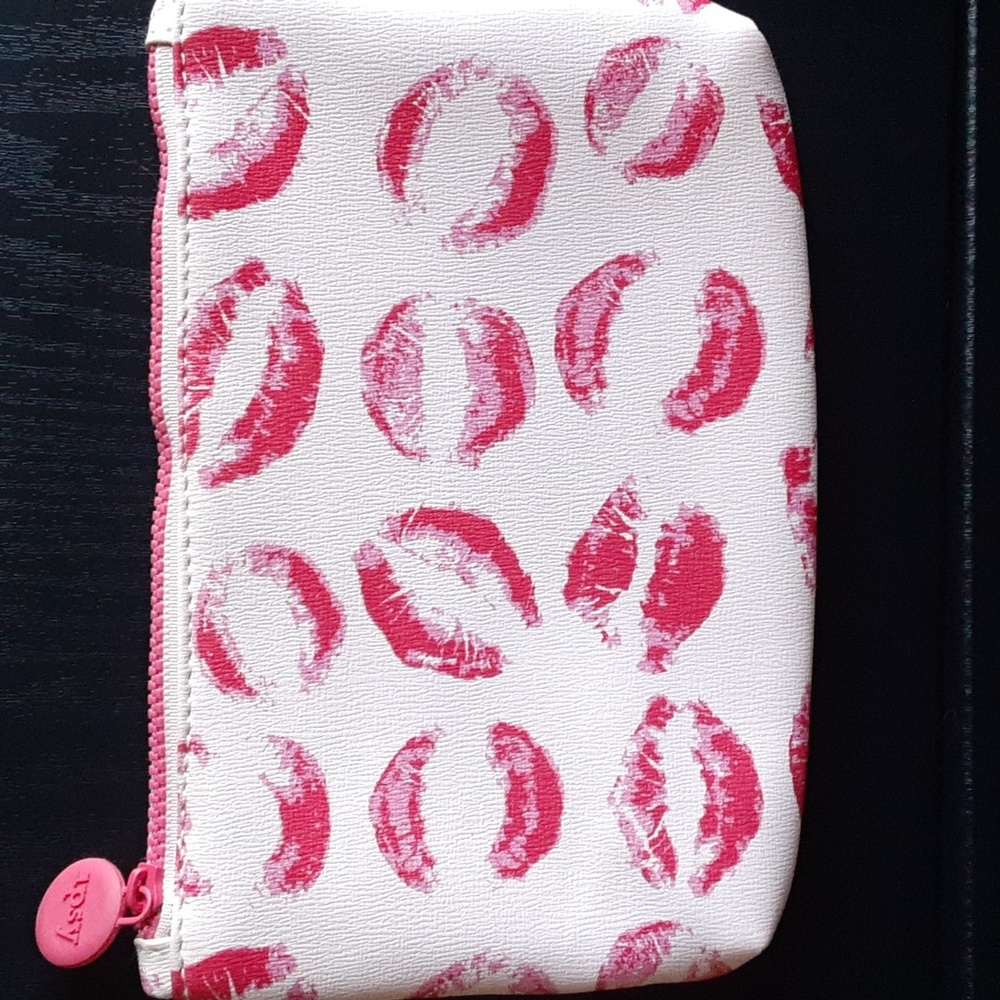 💋 Kiss Print Cosmetic Bag💄